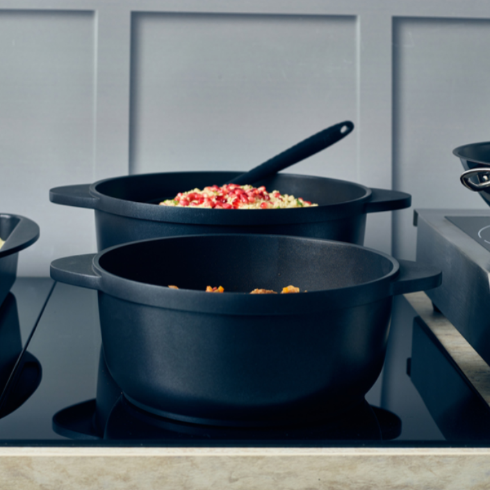 Genware Non-Stick Cast Aluminium Casserole Dish 24cm